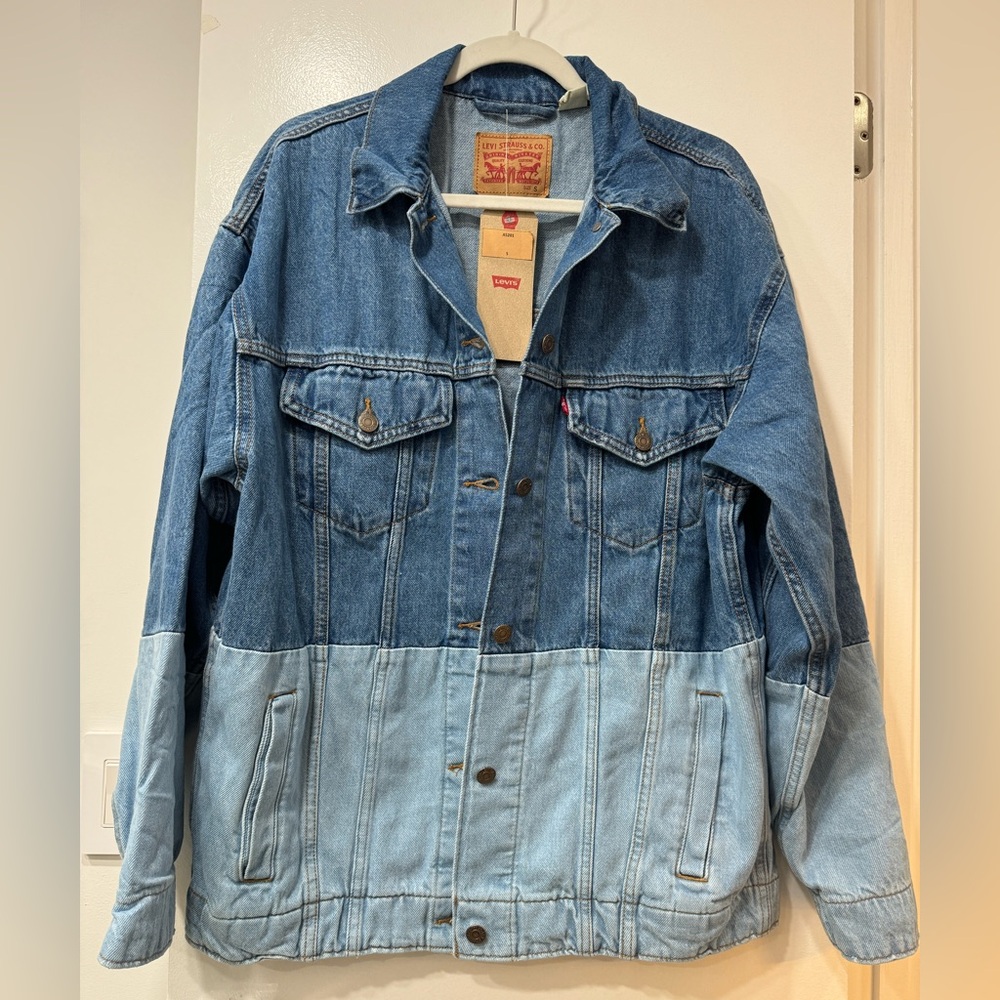 Levi’s Baggy Trucker Denim Jacket - NWT - Size Small